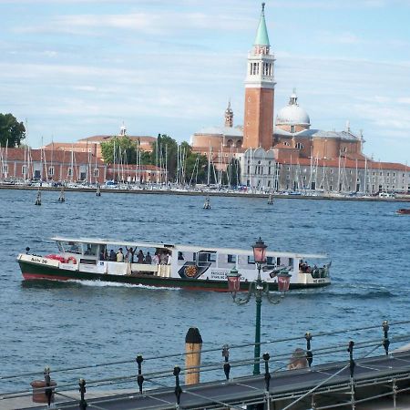 Locazione Mery Venice Luaran gambar